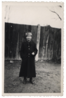 Władysław Siemieńczuk w mundurze Służb Ochrony Kolei, ul. Piasta 7, Białystok, lata 50. XX w.