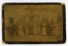 Fotografia grupowa, 1885-1939 r. Fot. Zakład fotograficzny "Sołowiejczykowie"