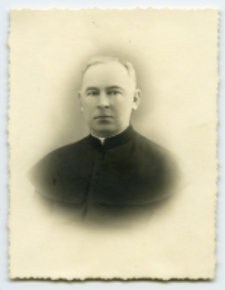 Portret mężczyzny, zdjęcie wykonano w atelier fotograficznym, ul. Lipowa 27, Białystok, 4 kwiecień 1935 r. Fot. Zakład Fotograficzny Szymborskich