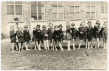 Uczniowie Szkoły Podstawowej nr 10, ul. Słonimska, Białystok, lata 60. XX w.