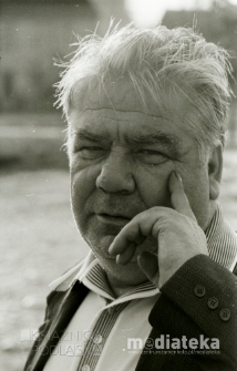 Portret mężczyzny, ul. Feliksa Dzierżyńskiego, Białystok, druga połowa lat 70. XX w., fot. ze zbiorów Andrzeja Trzcińskiego