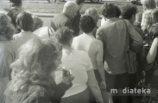 Wypadek samochodowy, ul. Feliksa Dzierżyńskiego, Białystok, druga połowa lat 70. XX w., fot. ze zbiorów Andrzeja Trzcińskiego