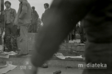 Giełda staroci, Plac XXX-lecia PRL, Białystok, ok. 1978 r., fot. ze zbiorów Andrzeja Trzcińskiego