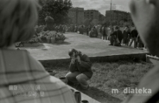Giełda staroci, Plac XXX-lecia PRL, Białystok, ok. 1978 r., fot. ze zbiorów Andrzeja Trzcińskiego