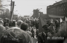 Pochód z okazji świięta 1 Maja, Aleja 1 Maja, Białystok, ok. 1978 r., fot. ze zbiorów Andrzeja Trzcińskiego