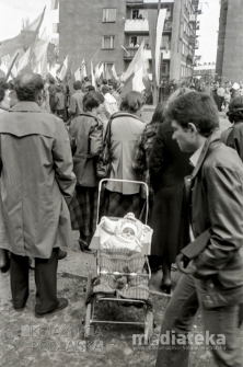 Pochód z okazji świięta 1 Maja, Aleja 1 Maja, Białystok, ok. 1978 r., fot. ze zbiorów Andrzeja Trzcińskiego