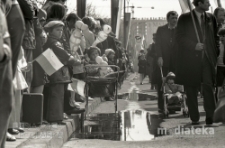 Pochód z okazji świięta 1 Maja, Aleja 1 Maja, Białystok, ok. 1978 r., fot. ze zbiorów Andrzeja Trzcińskiego