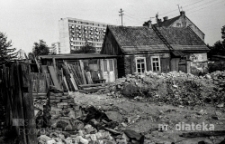 Rozbiórka starej zabudowy, okolice ul. Młynowej, Białystok, druga połowa lat 70. XX w., fot. ze zbiorów Andrzeja Trzcińskiego
