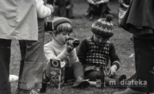 Wyścig kolarski - kibice, Białystok, ok. 1978 r., fot. ze zbiorów Andrzeja Trzcińskiego