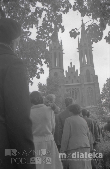 Procesja Bożego Ciała, Rynek Kościuszki, Białystok, druga połowa lat 70. XX w., fot. ze zbior&oacute;w Andrzeja Trzcińskiego