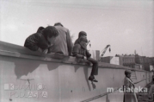 Pochód z okazji świięta 1 Maja, Aleja 1 Maja, Białystok, ok. 1978 r., fot. ze zbiorów Andrzeja Trzcińskiego