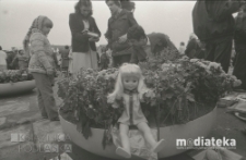 Giełda staroci, Plac XXX-lecia PRL, Białystok, ok. 1978 r., fot. ze zbiorów Andrzej Trzcińskiego