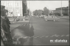 Skrzyżowanie w centrum miasta, ul. Marii Skłodowskiej Curie 3, Białystok, druga połowa lat 70. XX w., fot. ze zbiorów Andrzeja Trzcińskiego