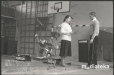 Zakończenie roku szkolnego, Liceum Ogólnokształcące nr IV im. C.K.Norwida w Białymstoku, ul. Zwierzyniecka 9A, Białystok, druga połowa lat 70. XX w., fot. ze zbiorów Andrzeja Trzcińskiego