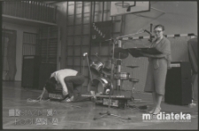 Zakończenie roku szkolnego, Liceum Ogólnokształcące nr IV im. C.K.Norwida w Białymstoku, ul. Zwierzyniecka 9A, Białystok, druga połowa lat 70. XX w., fot. ze zbiorów Andrzeja Trzcińskiego