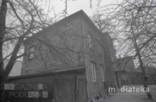 Murowana kamienica, okolice ul. Mazowieckiej, Białystok, druga połowa lat 70. XX w., fot. ze zbior&oacute;w Andrzej Trzcińskiego