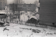 Wykopy ziemne przed budynkiem przychodni lekarskiej, ul. Zwierzyniecka, Białystok, druga połowa lat 70. XX w., fot. ze zbiorów Andrzej Trzcińskiego