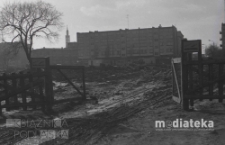 Plac budowy, okolice Kościoła pw Św. Rocha w Białymstoku, ul. Księdza Adama Abramowicza 1, Białystok, druga połowa lat 70. XX w., fot. ze zbiorów Andrzeja Trzcińskiego