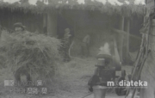 Młócenie słomy, druga połowa lat 70. XX w., fot. ze zbiorów Andrzeja Trzcińskiego