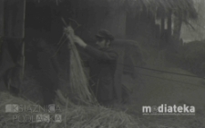 Młócenie słomy, druga połowa lat 70. XX w., fot. ze zbiorów Andrzeja Trzcińskiego