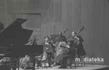 Koncert w Filharmonii Podlaskiej, ul. Podleśna 2, Białystok, druga połowa lat 70. XX w., fot. ze zbiorów Andrzeja Trzcińskiego