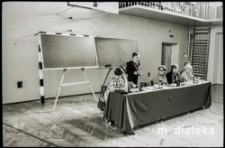 Egzaminy maturalne, Liceum Ogólnokształcące nr IV im. C.K.Norwida w Białymstoku, ul. Zwierzyniecka 9A, Białystok, druga połowa lat 70. XX w., fot. ze zbiorów Andrzeja Trzcińskiego