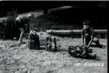 Zabawy w piasku, Białystok, druga połowa lat 70. XX w., fot. ze zbiorów Andrzeja Trzcińskiego