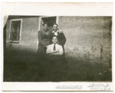 Polscy więźniowie w spichlerzu, okolice Działdowa, 1943 r.