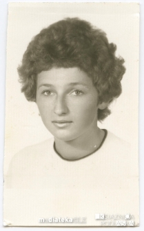 Portret Ireny Michalczuk wykonany w atelier fotograficznym, Białystok - 2.06.1971