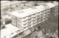 Wieżowiec z wielkiej płyty w budowie, ul. Marii Skłodowskiej-Curie, Białystok, 1975 r.