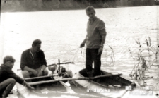 Mężczyźni w kajakach, Olecko, lata 60. XX w.