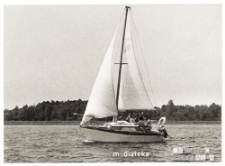 Zbigniew Kamionowski żegluje z przyjaciółmi łódką Odys AB 127, typ Plus, 1976-89 r.