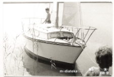 Łódka Odys AB 127, typ Plus na brzegu, 1976-89 r.