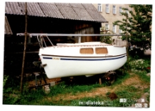 Jacht Okaz A-111, typ Karaś 450 w ogródku, Bojary, Białystok, 1987-2006 r.