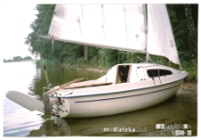 Łódka Fuks Atopas, typ Bez-2 nad brzegiem jeziora Rajgrodzkiego, 2008-2013 r.