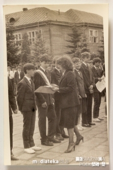Uroczystość z okazji zakończenia roku szkolnego 1985/1986 - wręczenie świadectw, Białystok, Technikum Kolejowe w Starosielcach