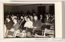 Publiczność podczas uroczystości szkolnych, Białystok, Technikum Kolejowe w Starosielcach