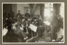 Orkiestra grająca koncert podczas uroczystości, Białystok, Starosielce