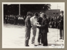 Uroczystość z okazji zakończenia roku szkolnego 1988/1989 - wręczenie świadectw, Białystok, Technikum Kolejowe w Starosielcach