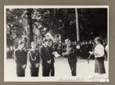 Uroczystość z okazji zakończenia roku szkolnego 1988/1989 - wręczenie świadectw, Białystok, Technikum Kolejowe w Starosielcach
