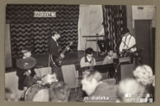 Koncert na uroczystości z okazji Dnia Nauczyciela, Białystok, Technikum Kolejowe w Starosielcach, 1985 r.