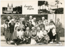 Zdjęcie grupowe przed Sanktuarium Maryjnym wykonane podczas zjazdu absolwentów gimnazjum i liceum w Giżycku, Święta Lipka 29, 4.09.1988