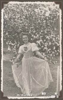 Portret Tatiany Czerewacz w odświętnej sukience, Białystok - lata 30., 40. XX w.