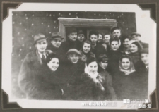 Zdjęcie grupy przyjaciół wykonane podczas okupacji, Białystok - 1939-1944 r.