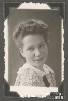Portret Krystyny Sipko wykonany w atelier fotograficznym, Białystok - 11.05.1946 r.