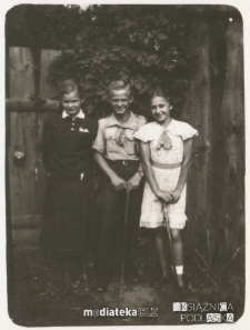 Tatiana Czerewacz z Marianem Łukaszewiczem i koleżanką, ul. Koszykowa 25, Białystok - 1935 r.