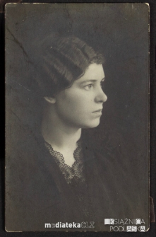Portret matki chrzestnej Leonarda Czerewacza wykonany w atelier fotograficznym, 1916 r.