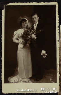 Zdjęcie ślubne wykonane w atelier fotograficznym, ul. Sienkiewicza 24, Białystok - 26.12.1936, Fot. Zakład Fotograficzny Chemija Talińskiego