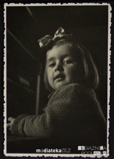 Portret dziewczynki, Giżycko, lata 50. XX w.