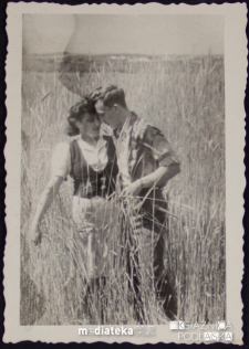 Para zakochanych w polu pszenicy, lata 30., 40. XX w.